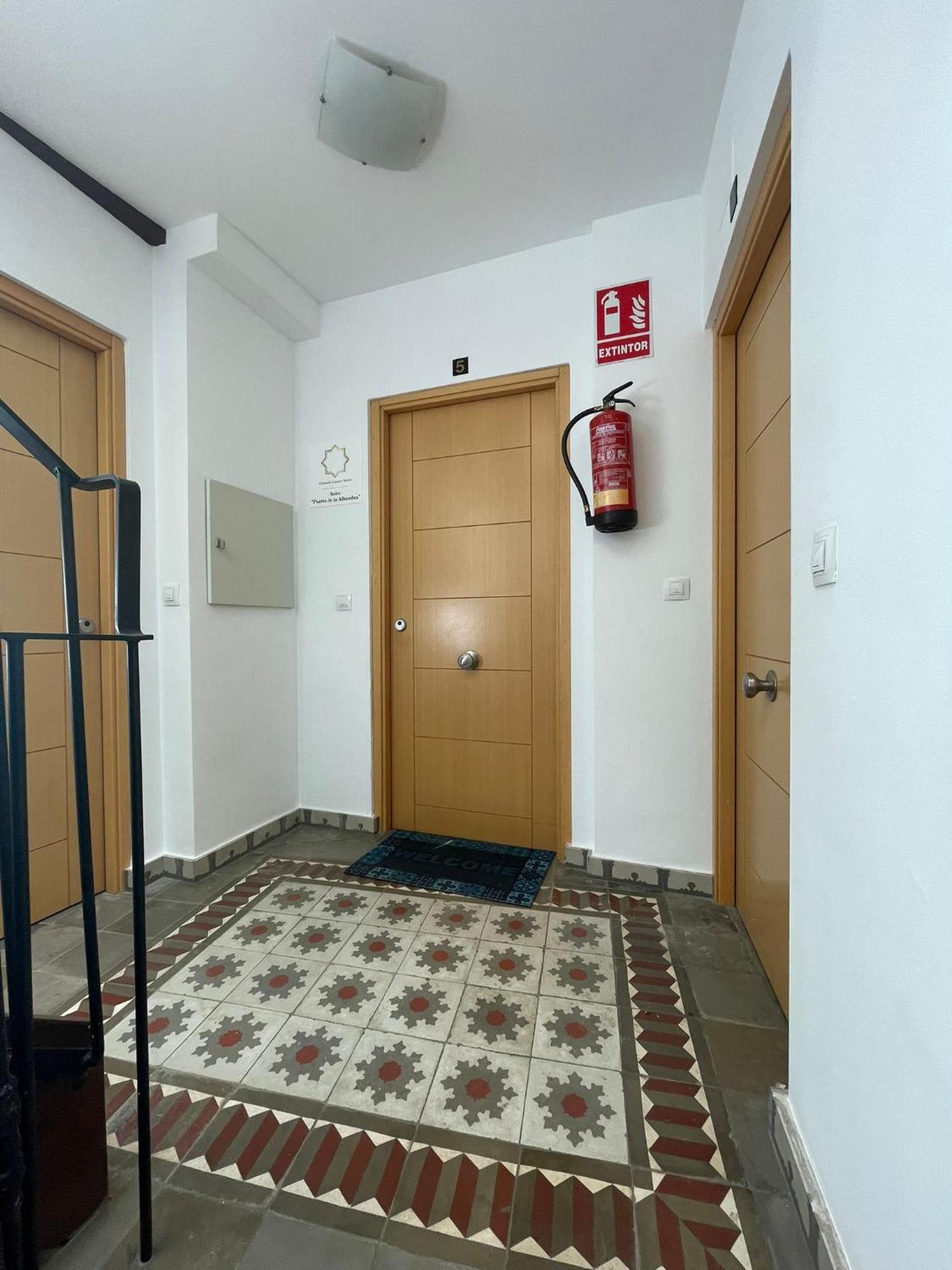 Suite Puerta De La Alhambra Granada Buitenkant foto